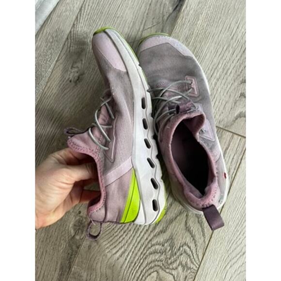 On Cloud Cloud Leap Big kids running shoes size K2.5, used condition - Picture 6 of 13